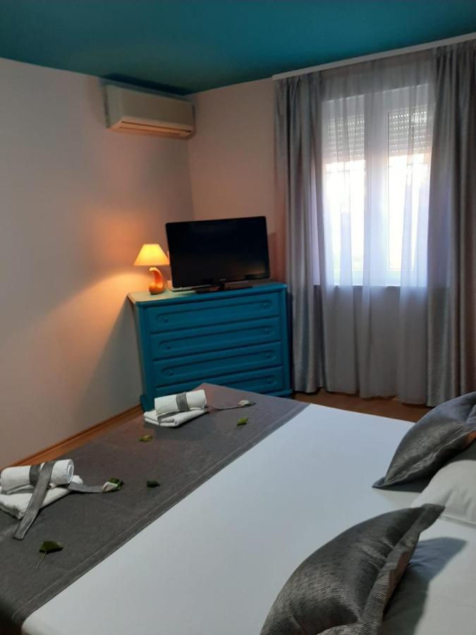 Apartments Mladinic Pucisca Εξωτερικό φωτογραφία