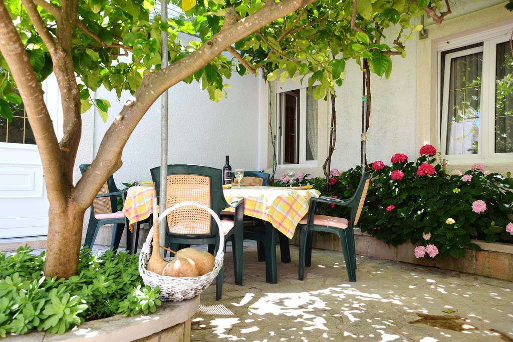 Apartments Mladinic Pucisca Εξωτερικό φωτογραφία