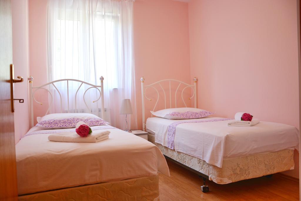 Apartments Mladinic Pucisca Εξωτερικό φωτογραφία