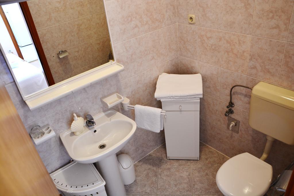 Apartments Mladinic Pucisca Εξωτερικό φωτογραφία